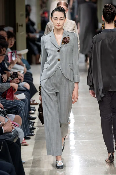 Look 35